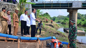 Presiden Jokowi Tinjau Program Pompanisasi di Karanganyar untuk Hadapi Kekeringan