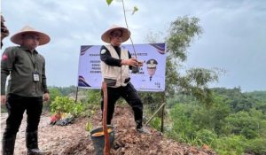 Penjabat Gubernur Kalimantan Timur Tekankan Potensi Lahan Bekas Tambang untuk Perekonomian