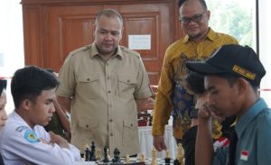 Akhmed Reza Fachlevi Buka Turnamen Catur dan Lomba Tari SMA/SMK di Tenggarong